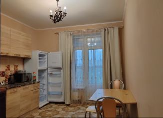 Сдается 1-ком. квартира, 40 м2, Московская область, улица Добролюбова, 32Б