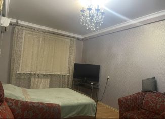 Сдается однокомнатная квартира, 40 м2, Дагестан, проспект Амет-Хана Султана, 12