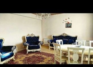 Продаю 4-ком. квартиру, 96 м2, Хасавюрт, Набережная улица, 2Е