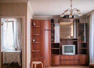 Сдается четырехкомнатная квартира, 49.8 м2, Санкт-Петербург, Счастливая улица, 8, метро Ленинский проспект