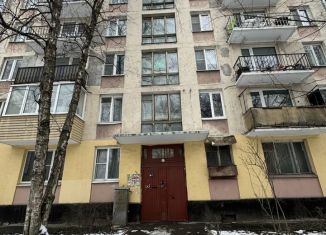Продам трехкомнатную квартиру, 54.9 м2, Санкт-Петербург, Кубинская улица, 42, метро Ленинский проспект