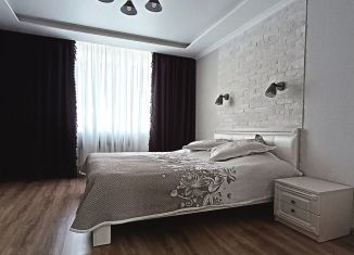Продается двухкомнатная квартира, 52 м2, Крым, улица Кирова, 12
