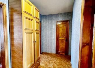 Сдается в аренду трехкомнатная квартира, 68 м2, Кемеровская область, улица Ленина, 111