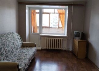 Сдается в аренду однокомнатная квартира, 30 м2, Хабаровский край, Ленинградская улица, 70к2