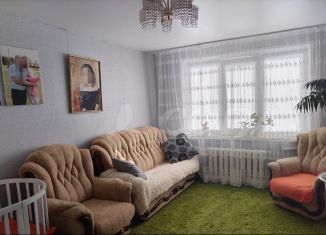 Двухкомнатная квартира на продажу, 52 м2, Тобольск, микрорайон 7А, 14А