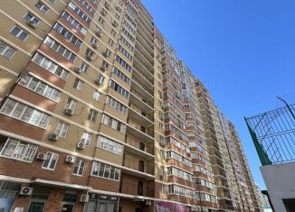 Продается 1-комнатная квартира, 39.2 м2, Краснодарский край, улица Цезаря Куникова, 24к1