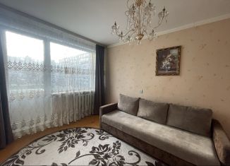 Сдается в аренду 2-комнатная квартира, 56 м2, Калининград, улица Багратиона, 140