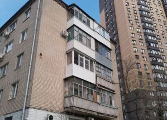 Сдается трехкомнатная квартира, 62 м2, Ростов-на-Дону, улица Ларина, Ворошиловский район