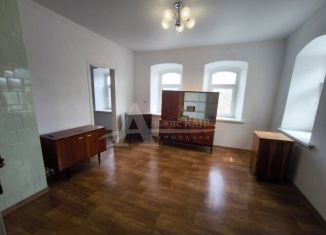 Продается 3-комнатная квартира, 50 м2, Ставропольский край, улица Гагарина, 52