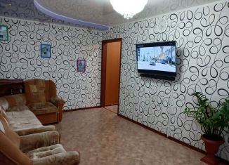 Продаю трехкомнатную квартиру, 58 м2, Ишимбай, улица Вахитова, 3