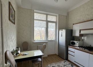 2-комнатная квартира в аренду, 62 м2, Махачкала, улица Гайдара Гаджиева, Советский район