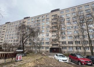 Продаю 2-комнатную квартиру, 45 м2, Ленинградская область, Большая Каменная улица, 9
