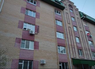 Сдается в аренду однокомнатная квартира, 61.5 м2, Альметьевск, улица Маяковского, 47