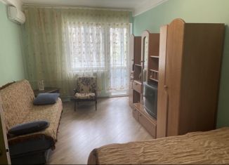 Сдается однокомнатная квартира, 30 м2, Севастополь, улица Ефремова, 16