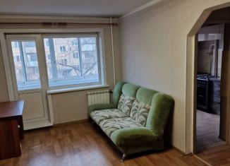 Сдается двухкомнатная квартира, 45 м2, Кемеровская область, улица Мичурина, 31