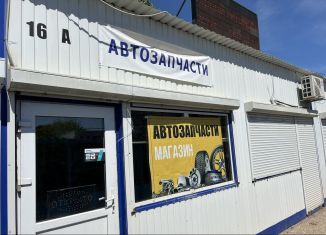 Продаю торговую площадь, 28 м2, Красноперекопск, улица Калинина, 1