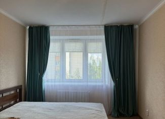 Сдается в аренду 1-ком. квартира, 40 м2, Чебоксары, Кукшумская улица, 5к1