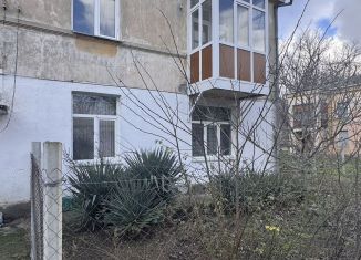 Продается 2-комнатная квартира, 43 м2, Керчь, улица Суворова, 20