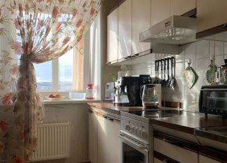 Продам 2-комнатную квартиру, 56 м2, Мурманск, Кольский проспект, 212