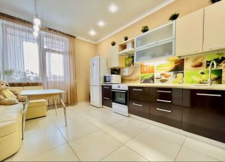 Продажа 2-ком. квартиры, 75 м2, Курск, улица Кати Зеленко, 26