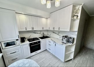 Продается 3-комнатная квартира, 69 м2, Краснодар, улица Думенко, 12, микрорайон Юбилейный