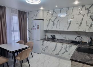 Сдаю в аренду 4-ком. квартиру, 99 м2, Новороссийск, улица Григорьева, 12