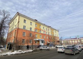 Продается трехкомнатная квартира, 71 м2, Первоуральск, проспект Ильича, 8