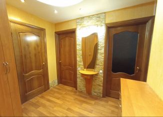 Продаю 3-комнатную квартиру, 62 м2, Мурманск, улица Свердлова, 2к5