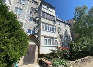 Продается двухкомнатная квартира, 53.4 м2, Горячий Ключ, улица Герцена, 52А