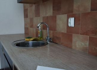 Сдается в аренду двухкомнатная квартира, 70 м2, Геленджик, микрорайон Западный, 4