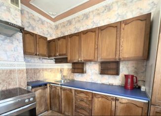 Сдаю 3-ком. квартиру, 75 м2, Москва, проезд Одоевского, 11к6, проезд Одоевского