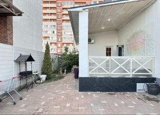 Сдам в аренду 3-ком. квартиру, 120 м2, Краснодар, Российская улица, 369А