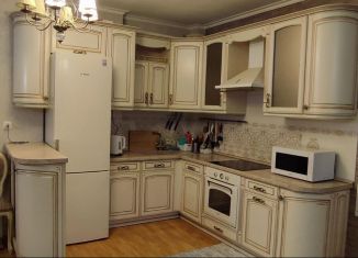 Сдаю 3-ком. квартиру, 72 м2, Свердловская область, улица Крестинского, 37
