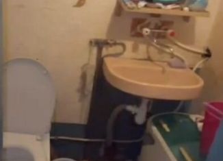 Продаю трехкомнатную квартиру, 42 м2, Нижний Новгород, улица Чкалова, 20, Канавинский район