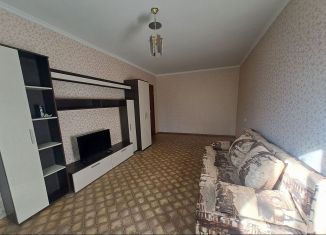 Продаю 1-комнатную квартиру, 33 м2, Тольятти, бульвар Орджоникидзе, 18