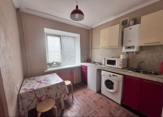 Аренда 1-ком. квартиры, 32 м2, Элиста, 1-й микрорайон, 1-й микрорайон, 23