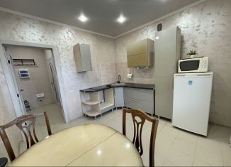 1-комнатная квартира в аренду, 36 м2, Тобольск, 15-й микрорайон, 14А