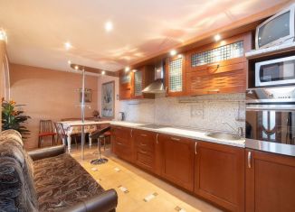 Продается 3-комнатная квартира, 74 м2, Архангельск, улица Валявкина, 15