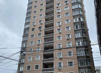 Продам 3-комнатную квартиру, 93 м2, Махачкала, улица Магомедтагирова, 182А