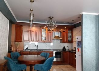 Продажа 3-ком. квартиры, 295 м2, деревня Емельяново, Емельяновская улица, 10