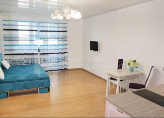 Продам квартиру студию, 30.6 м2, Тюмень, улица Дмитрия Менделеева, 2к2, ЖК Кристалл