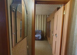 Сдаю 1-ком. квартиру, 37 м2, Тихвин, улица Машиностроителей, 48А