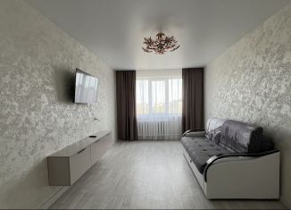 Сдается в аренду трехкомнатная квартира, 67 м2, Чувашия, улица 324-й Стрелковой Дивизии, 23
