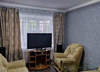 Сдаю 3-ком. квартиру, 54 м2, Бежецк, Восточный проезд, 9А