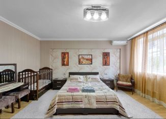 Сдается в аренду 3-ком. квартира, 100 м2, Ставропольский край, улица Михальских