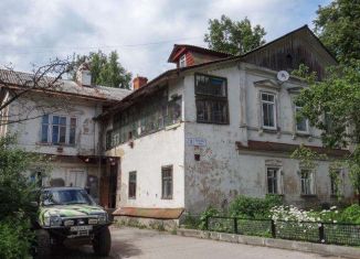 Продается 2-ком. квартира, 46 м2, Серпухов, улица Крюкова, 3