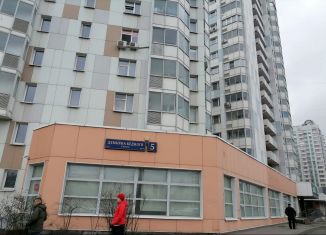 Сдаю в аренду торговую площадь, 8.4 м2, Москва, метро Народное Ополчение, улица Демьяна Бедного, 5