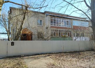 Продам 3-ком. квартиру, 105 м2, посёлок Знаменский, улица Черепанова, 5