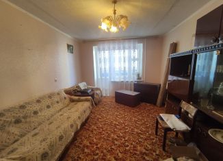Продается двухкомнатная квартира, 50.2 м2, поселок городского типа Кугеси, Советская улица, 15
