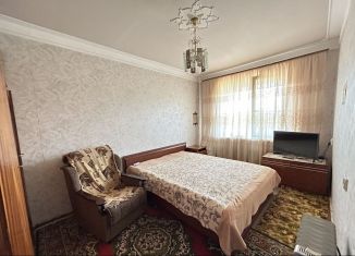 Сдам 2-комнатную квартиру, 60 м2, Кабардино-Балкариия, улица Мовсисяна, 20